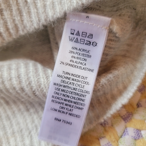 2/$20 Jessica Simpson Snowflake Sweater - Picture 6 of 10